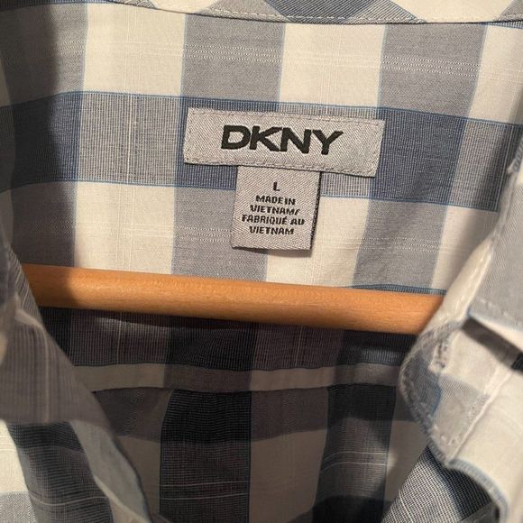 DKNY Large button down - Picture 2 of 3